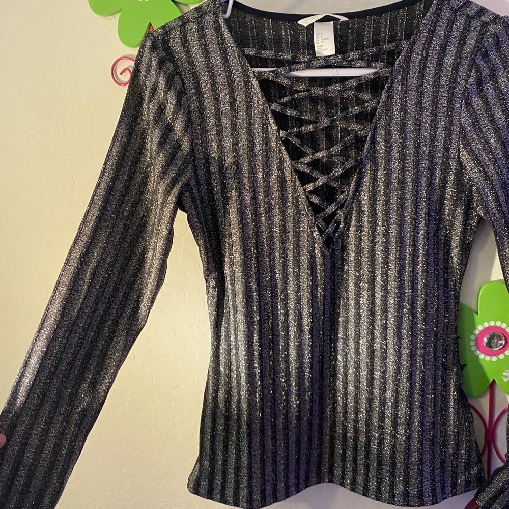 Sparkly Striped top From H&M!! 🖤🤍